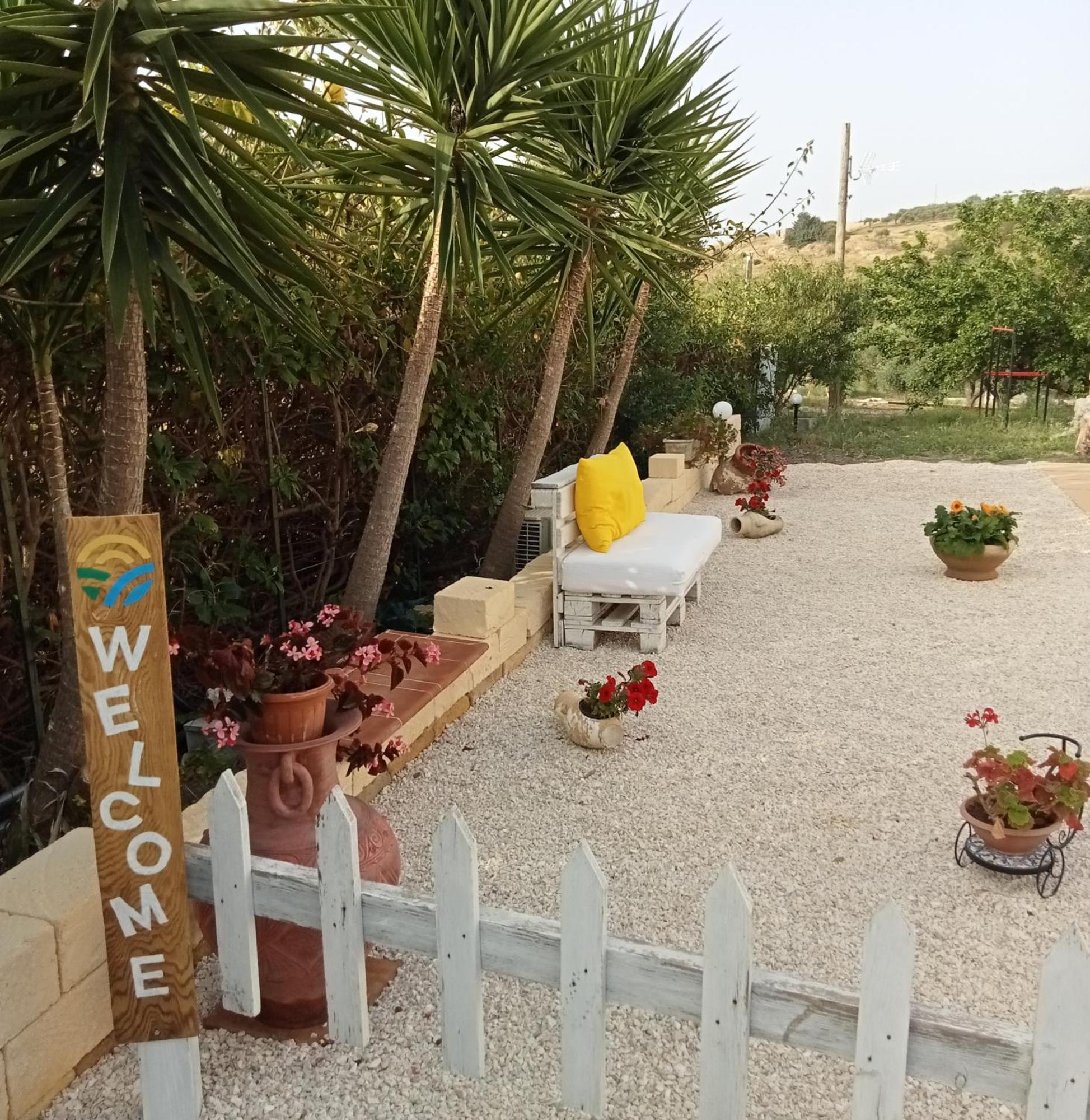 Agriturismo Adenzia Porto Empedocle Bagian luar foto